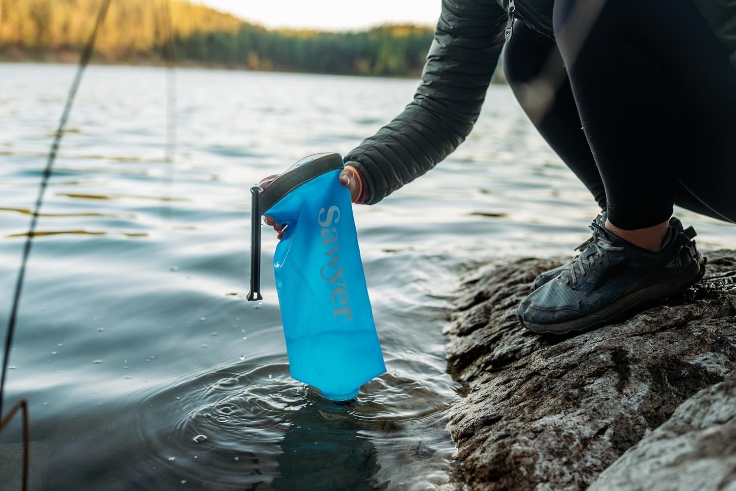 Sawyer Squeeze Water Filtration System(2 L Premium Bladder  Blue)