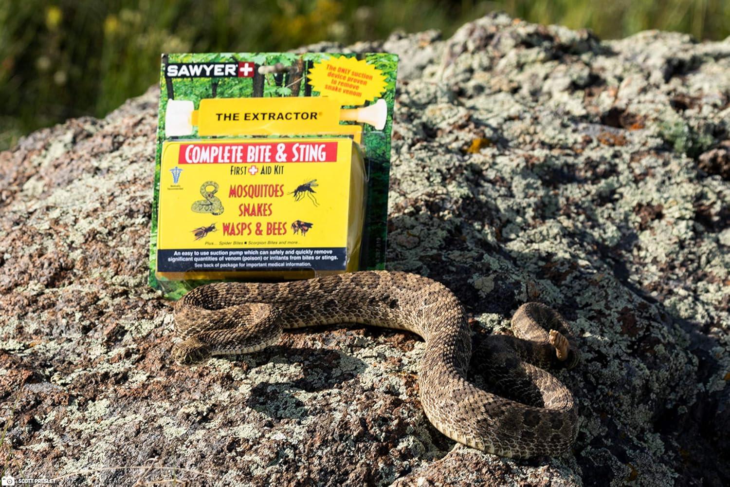 Sawyer Products B4 Venom Extractor & Suction Pump Kit for Snake Bite, & Bee, Wasp, and Mosquito Stings